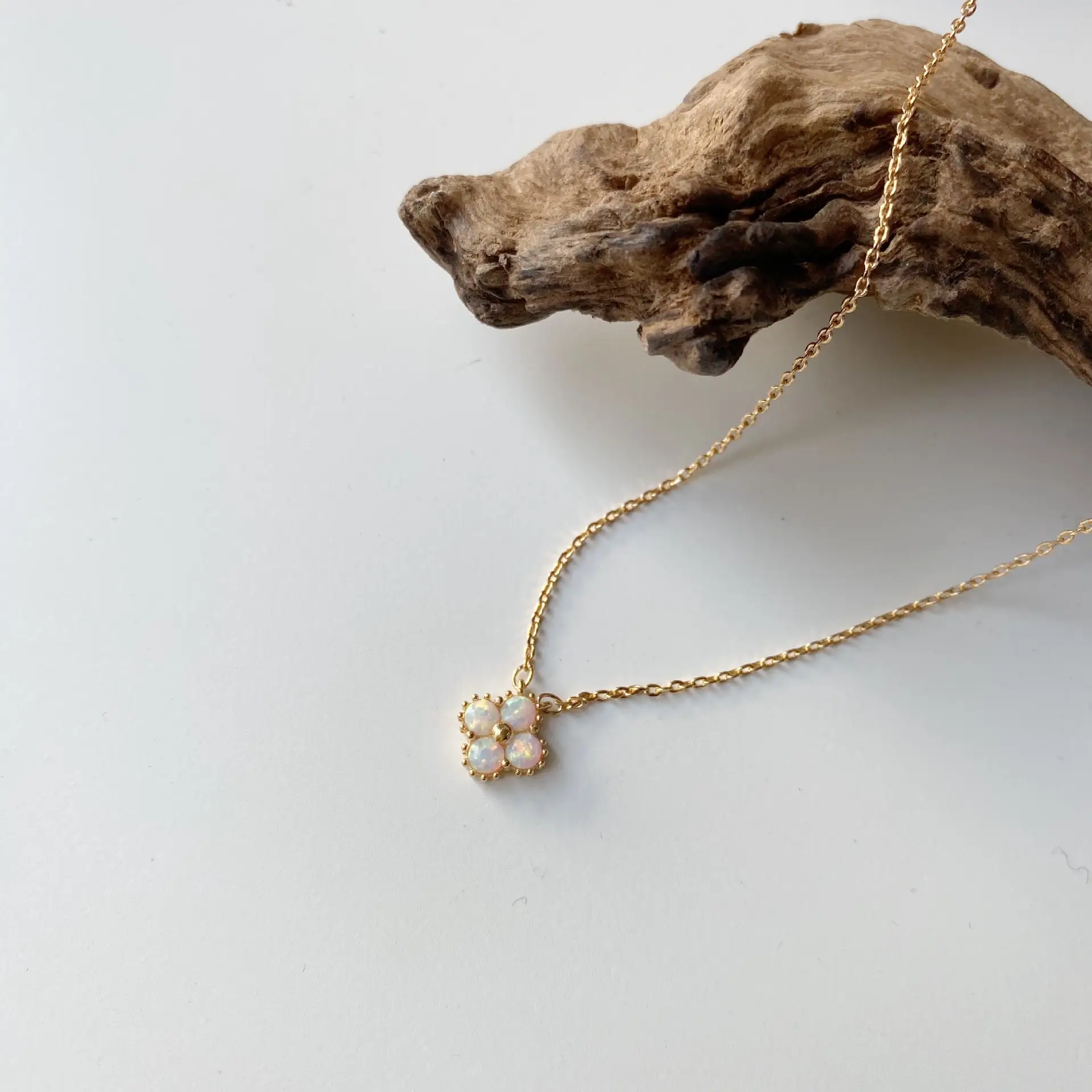 Vintage French Lucky Grass Sweet Net Red Collar Chain