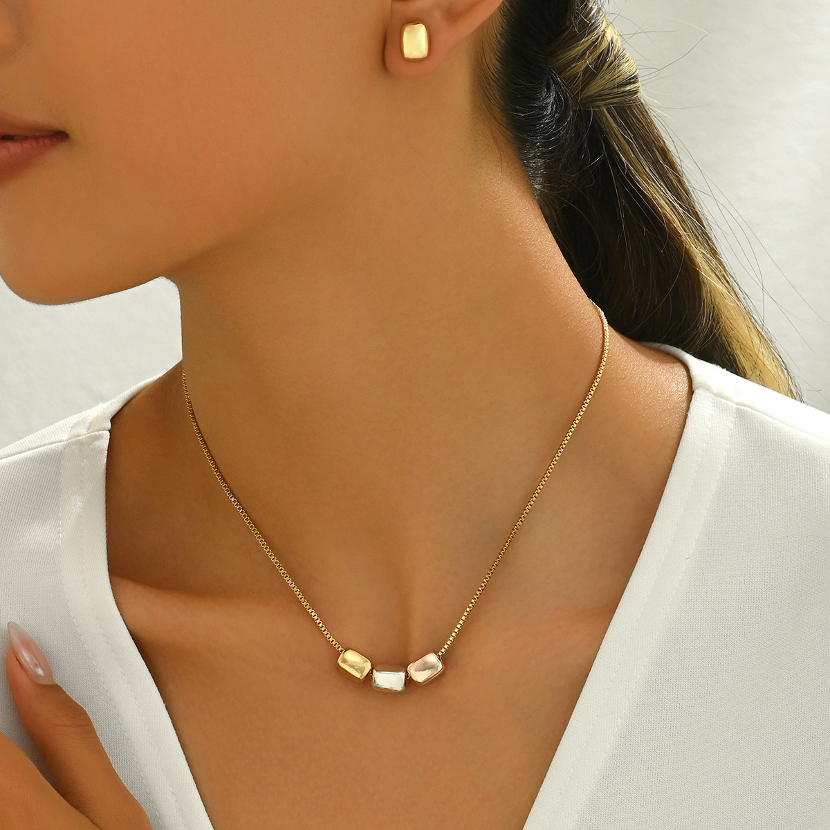 Light Luxury European American Women Jewelry Set, Unique Round Niche Shape, 18K Gold Electroplated Geometric Design Matching Necklace & Stud Earrings, Versatile Daily Ornaments For Ladies