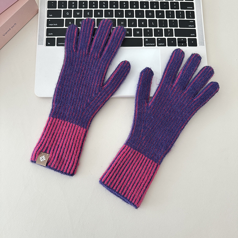 Title 4, Knitted Wool Touch Screen Thermal Gloves