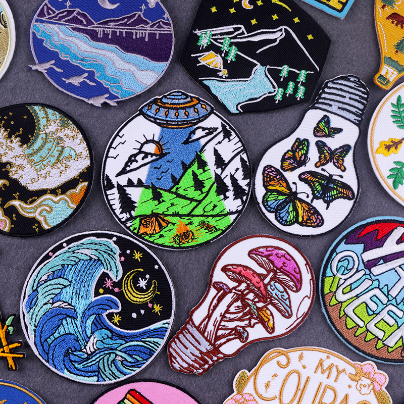 Velcro Badge 3D Embroidered Outdoor Scenery Hot Air Balloon — image 1