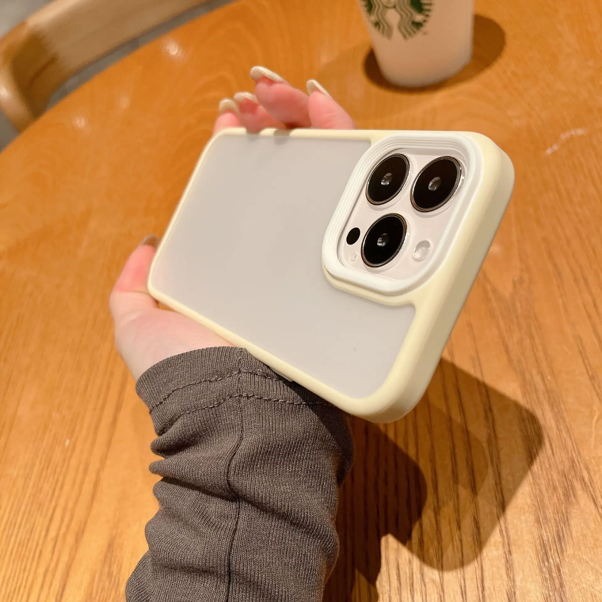 Advanced Contrast Matte Transparent Protective Cover