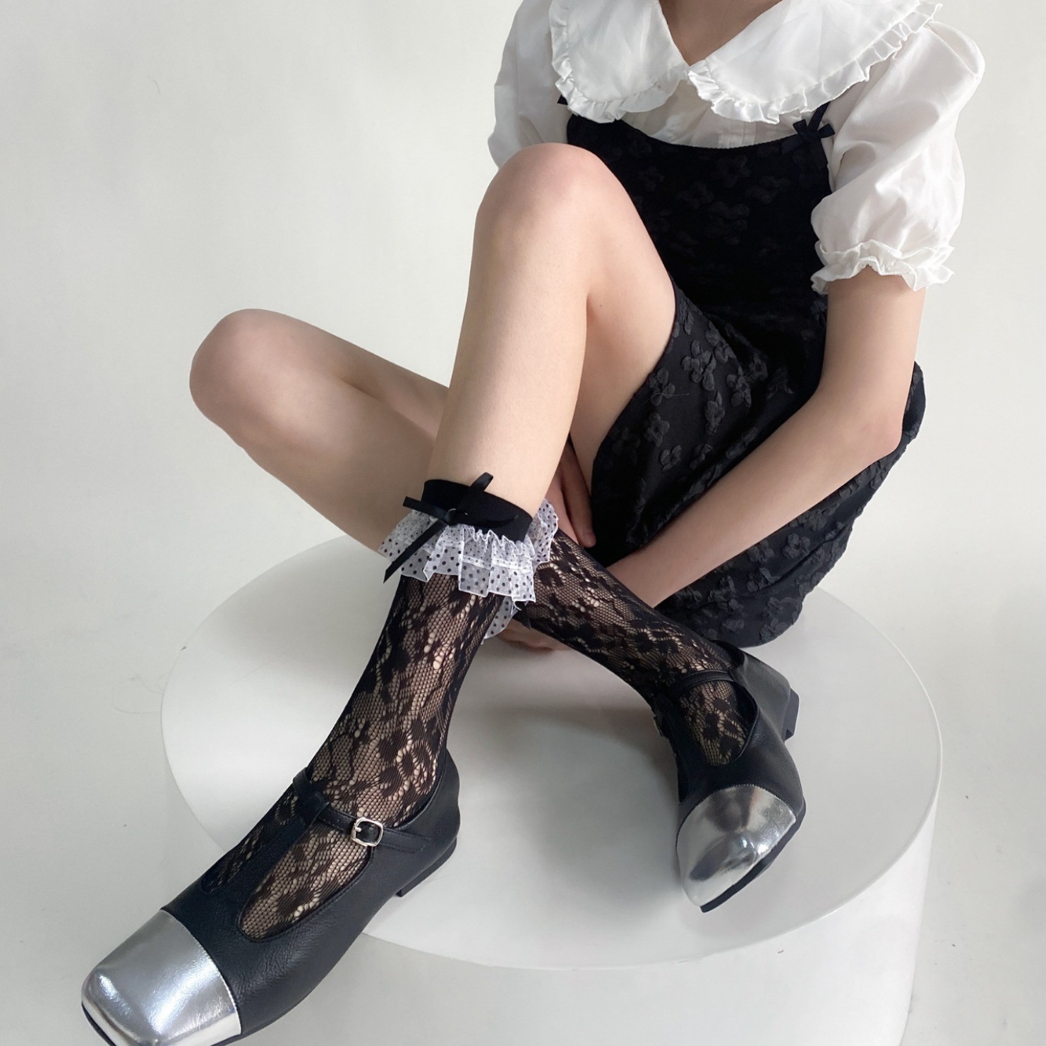 Spring And Summer Rose Jacquard Polka Dot Lace Calf Socks With Bow, White Mid Tube Socks With Hollow Lace For Women