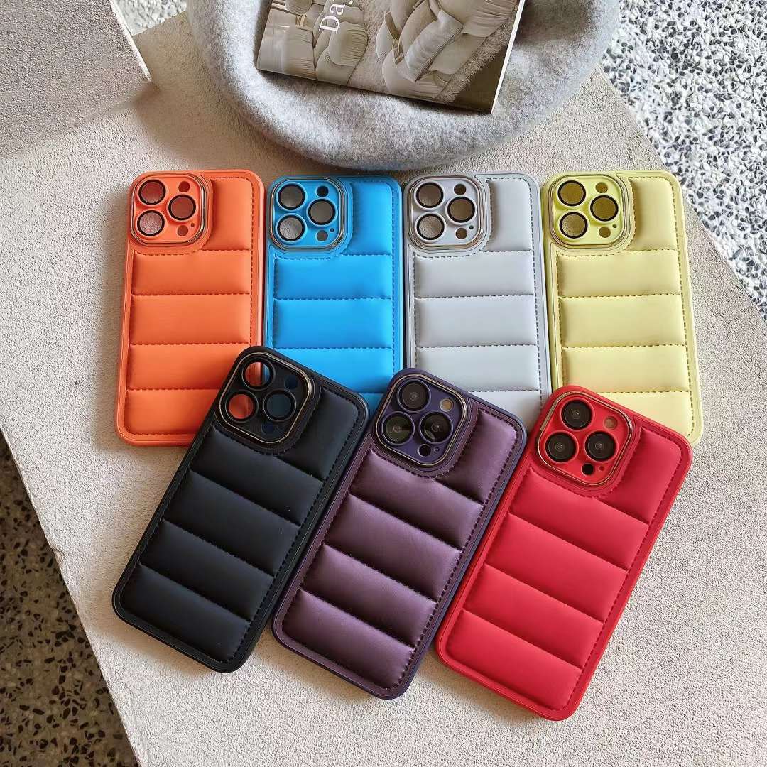 Title 8, Funda para teléfono con chaqueta de plumón rell...