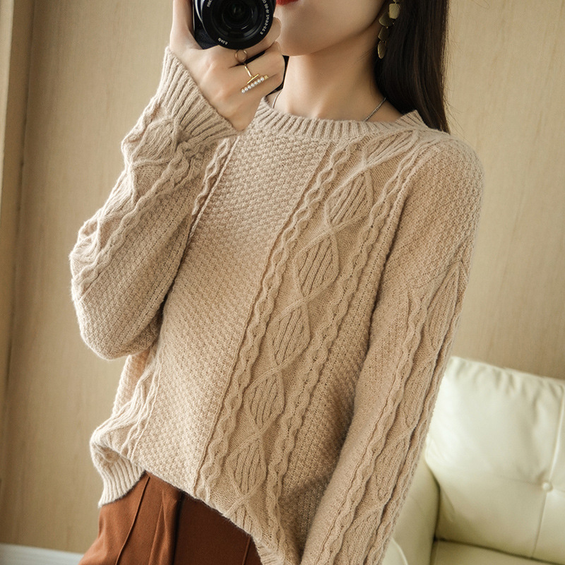 Women's Solid Color Round Neck Diamond Twist Knit Sweater