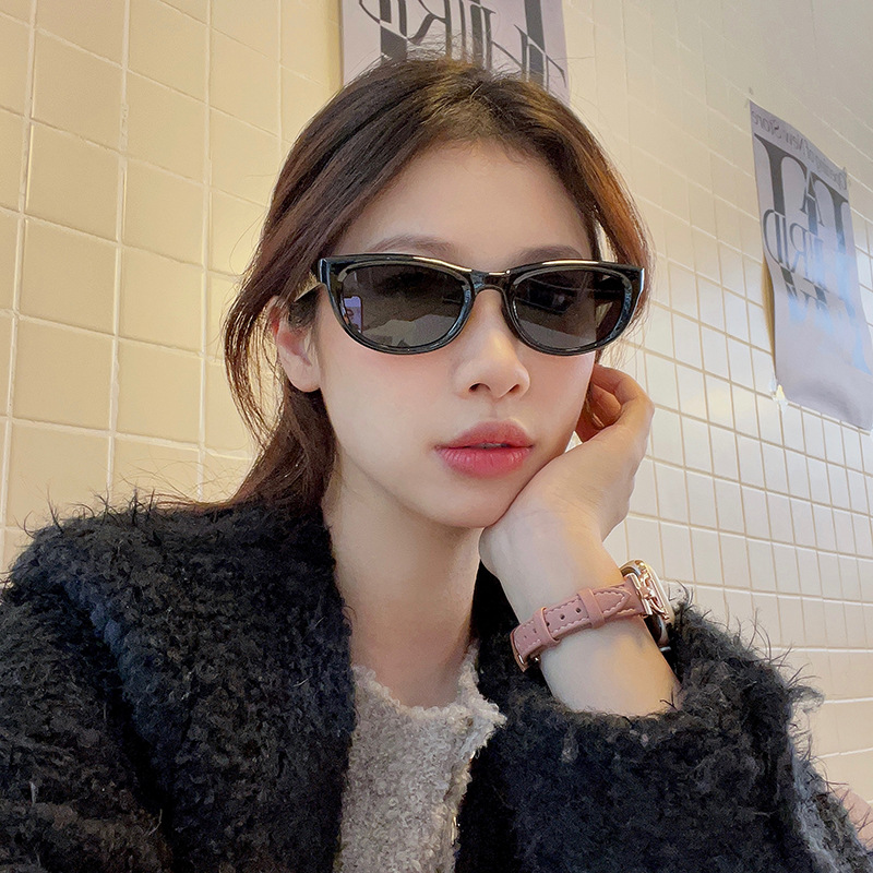 Title 1, Retro Black Cat Eye UV Resistant Sunglasses