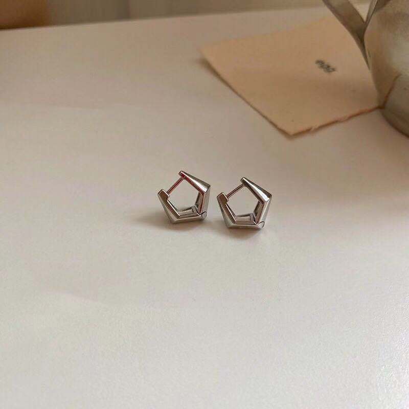 Personality And Cool Temperament Earrings Fashion Trend