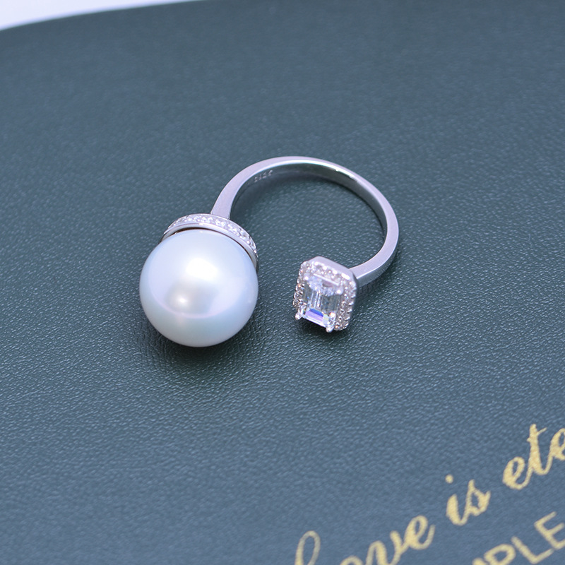 Title 7, Freshwater Pearl Ring 12-13mm White Perfect Cir...