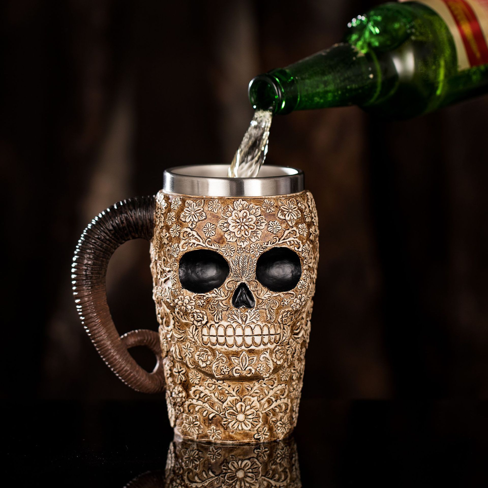Product pattern skull claw mug home beer mug (khaki)