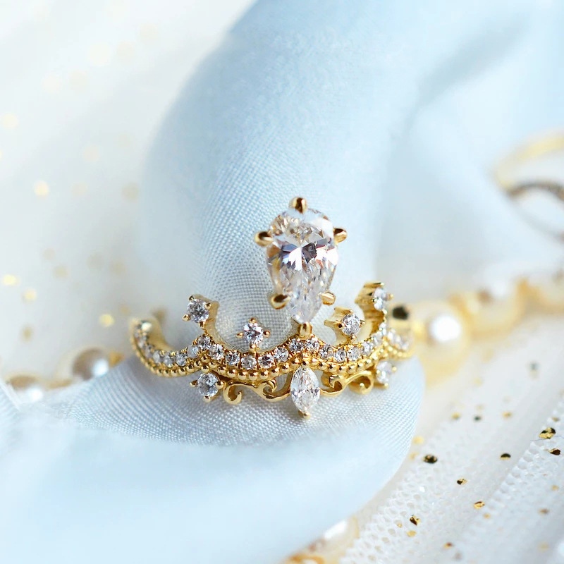 Vintage Crown Design Pear Cut Simulated Moissanite Engagement Ring