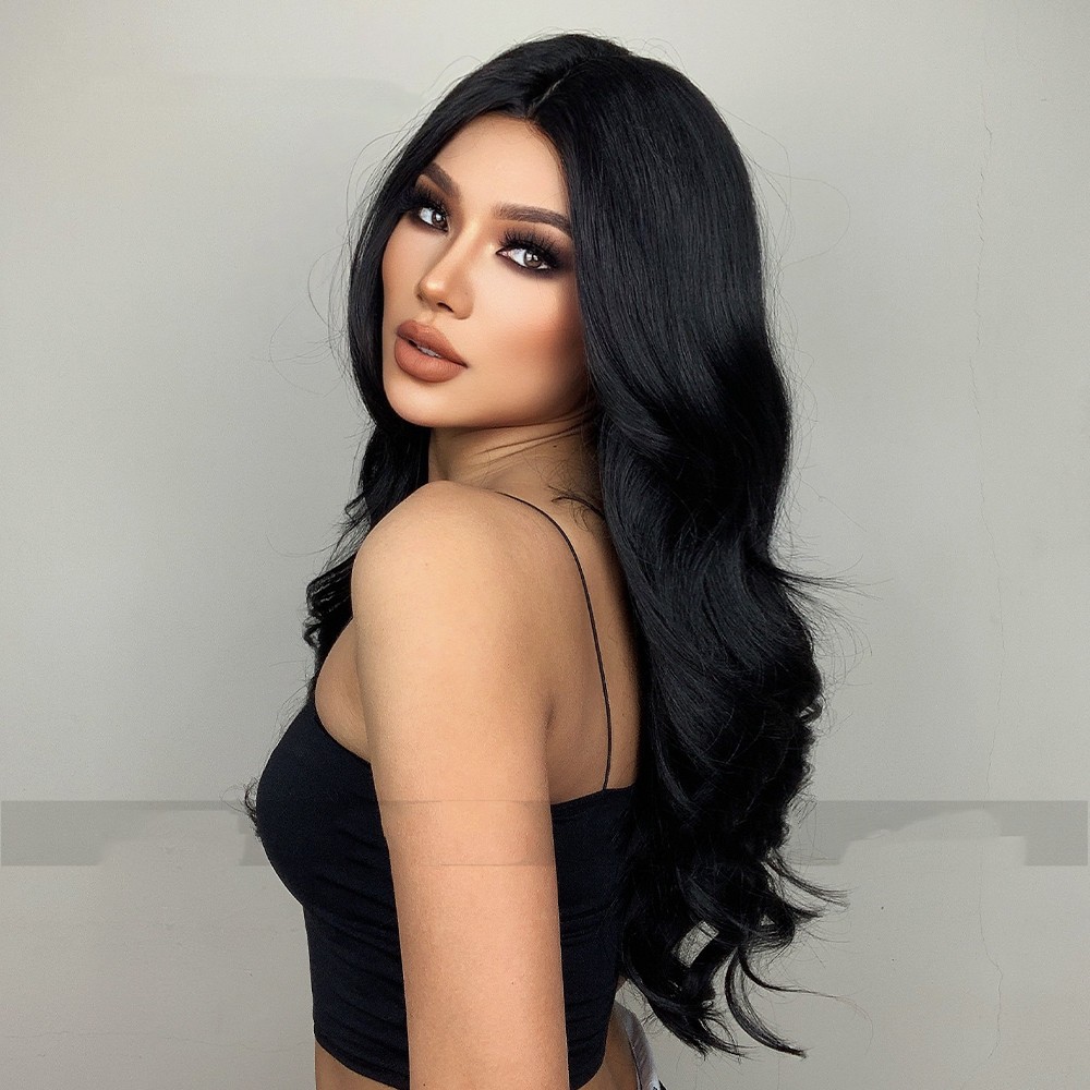 Black Medium Parted Long Curly Hair With Big Waves — foto 5