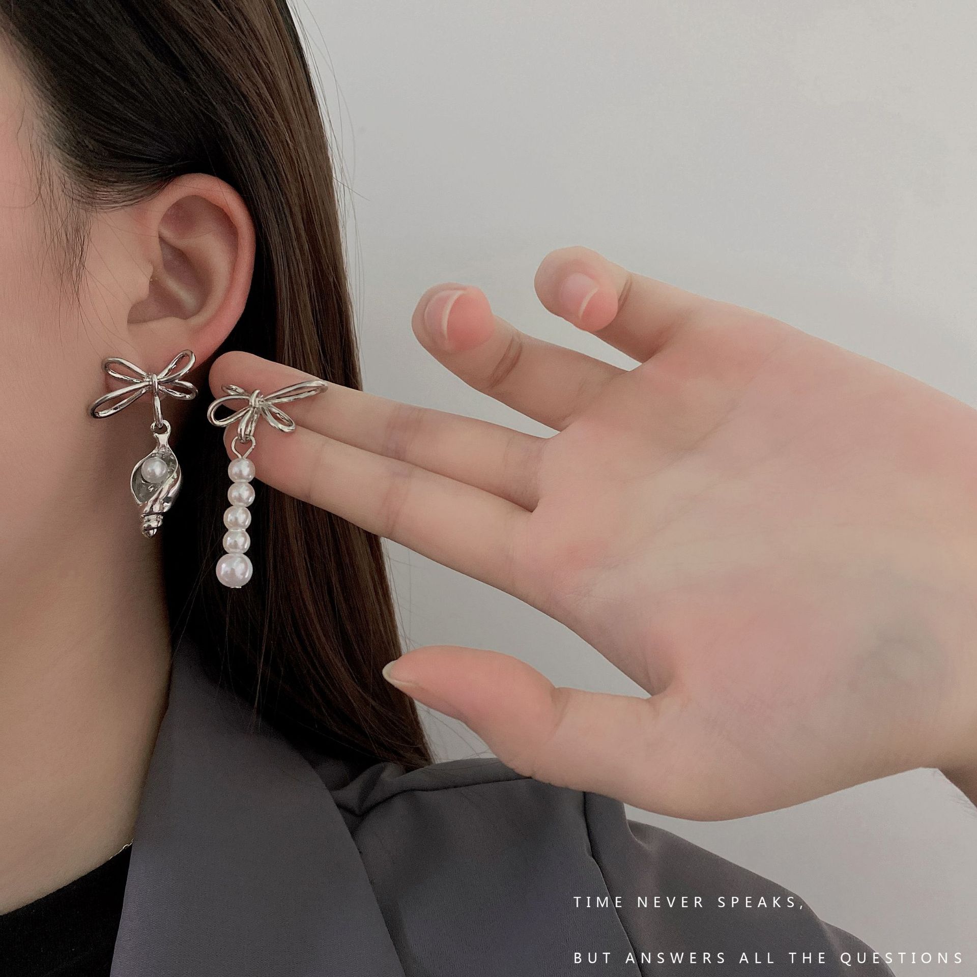 Frosty Sweet Cool Wind Conch Pearl Asymmetrical Earrings