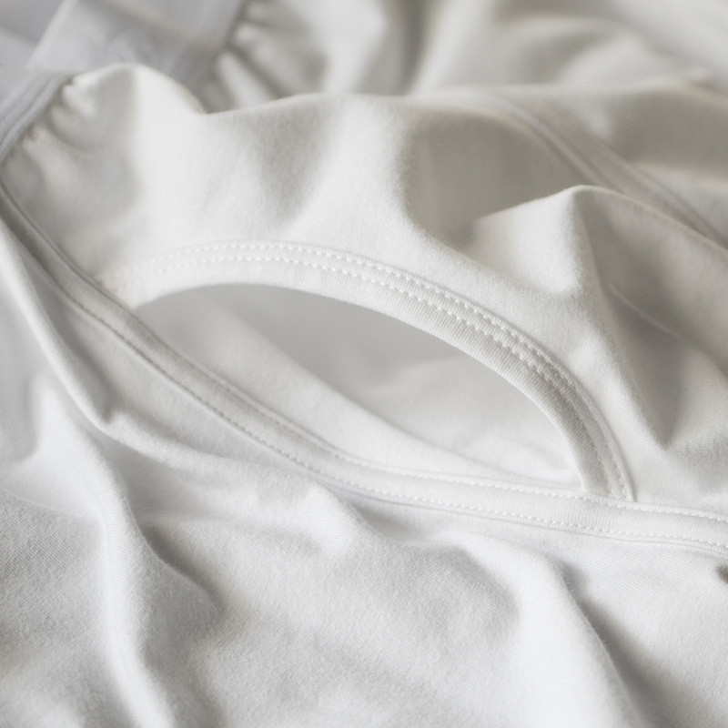 ملابس داخلية رجالية بلون موحد مع تصميم فم يرمز للبول