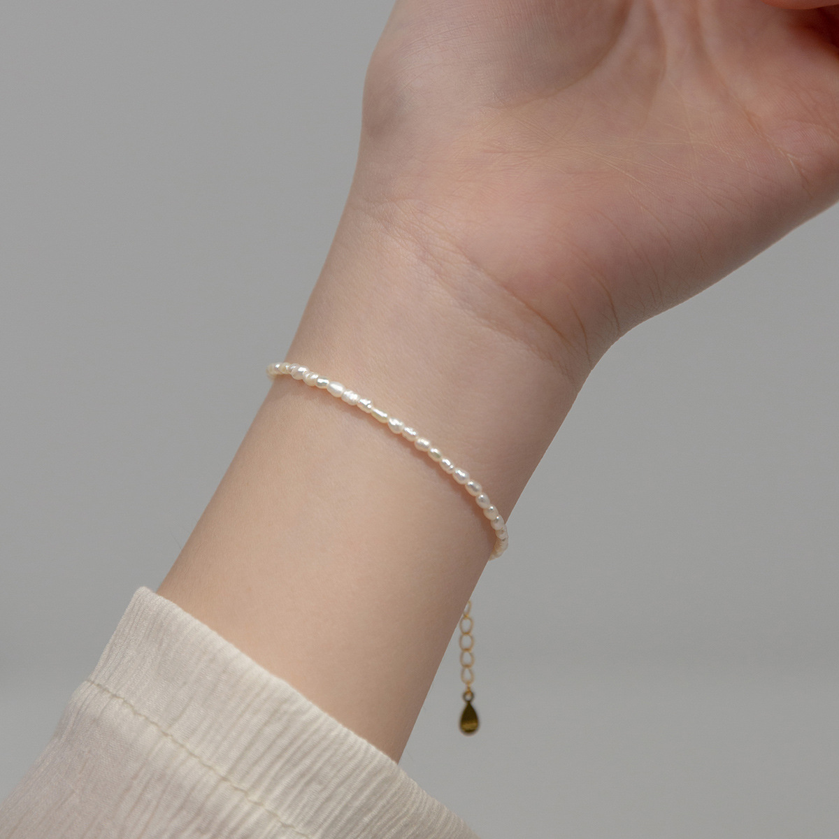 Simple Elegant And Compact Pearl Beads