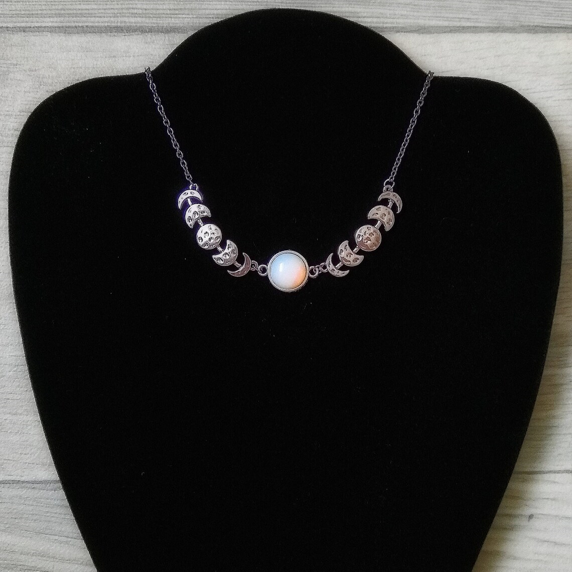 Title 1, Ladies New Fashion Opal Necklace