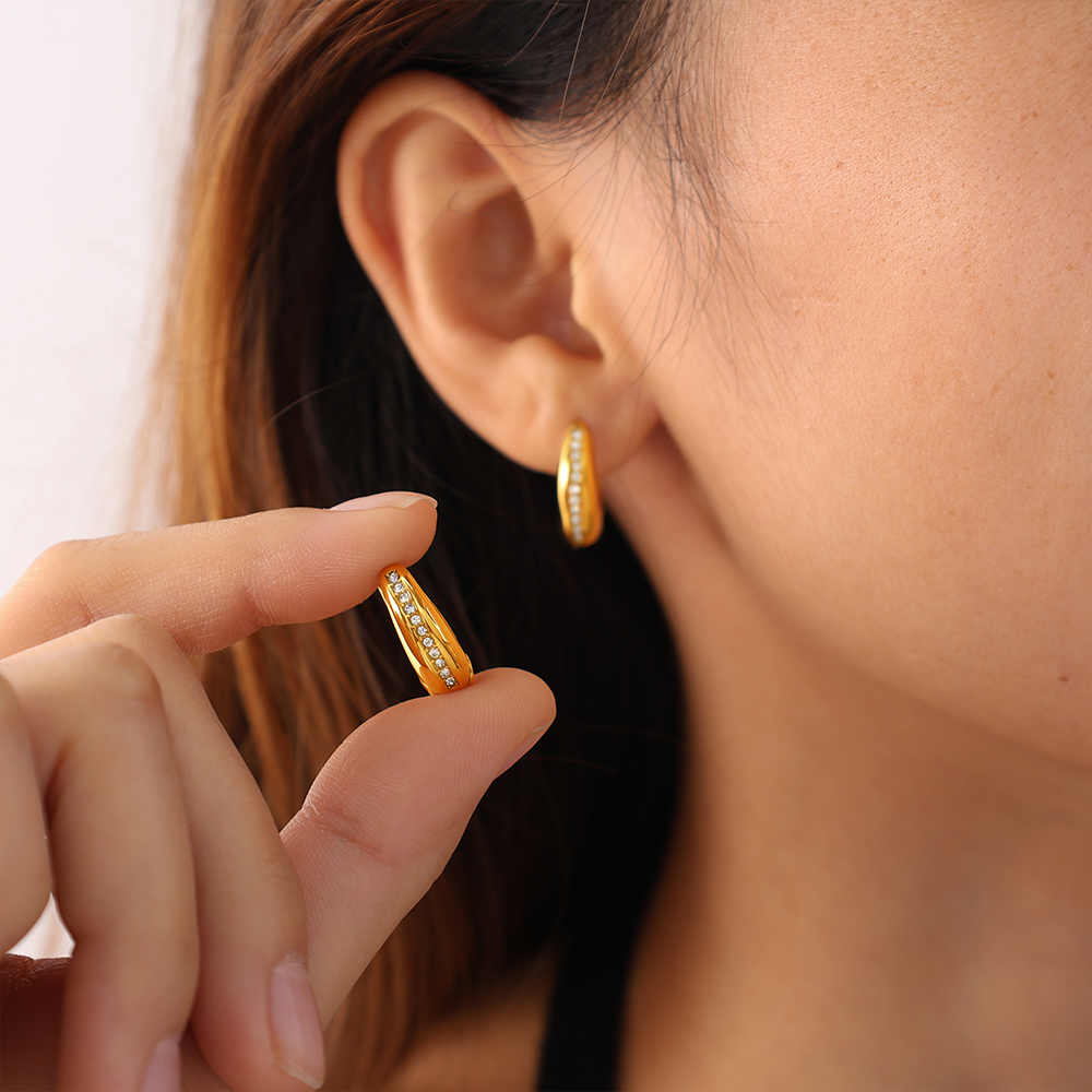 Classic Korean Style, Simple And Smooth Plain Hoop Earrings, High-end Minimalist Titanium Steel And Stainless Steel Clip-on Earrings, Minimalist And Petite Women's Earrings