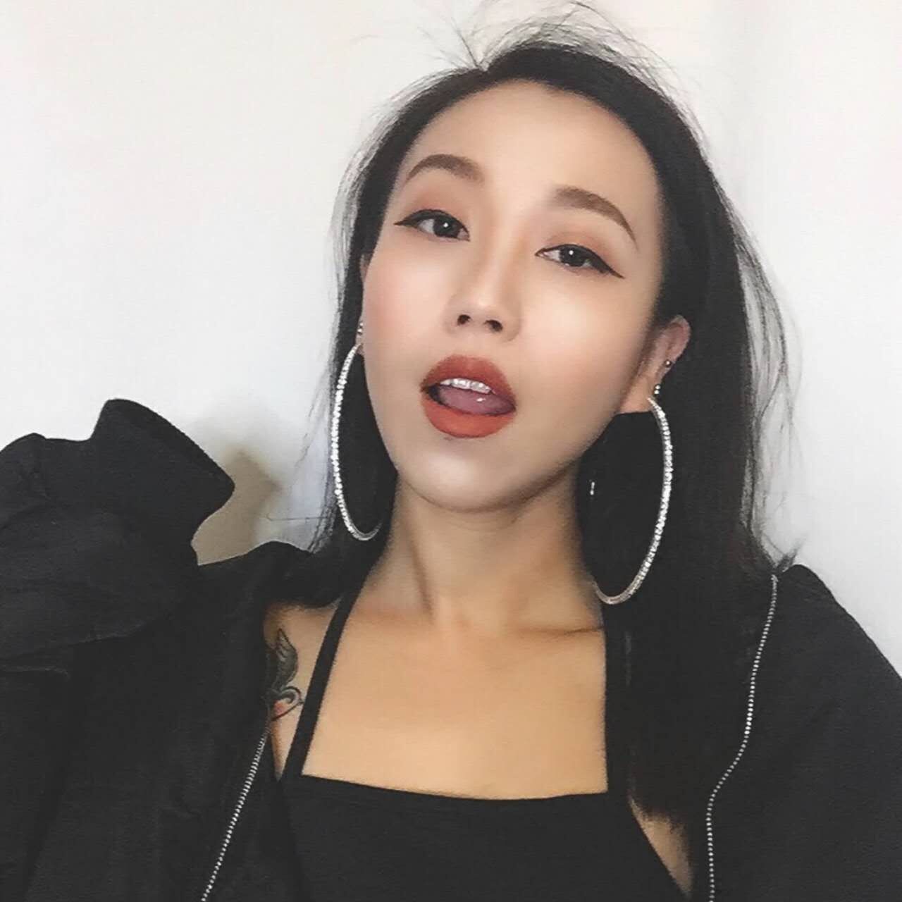 Women's Pair Of Exaggerated Oversized Crystal Earrings