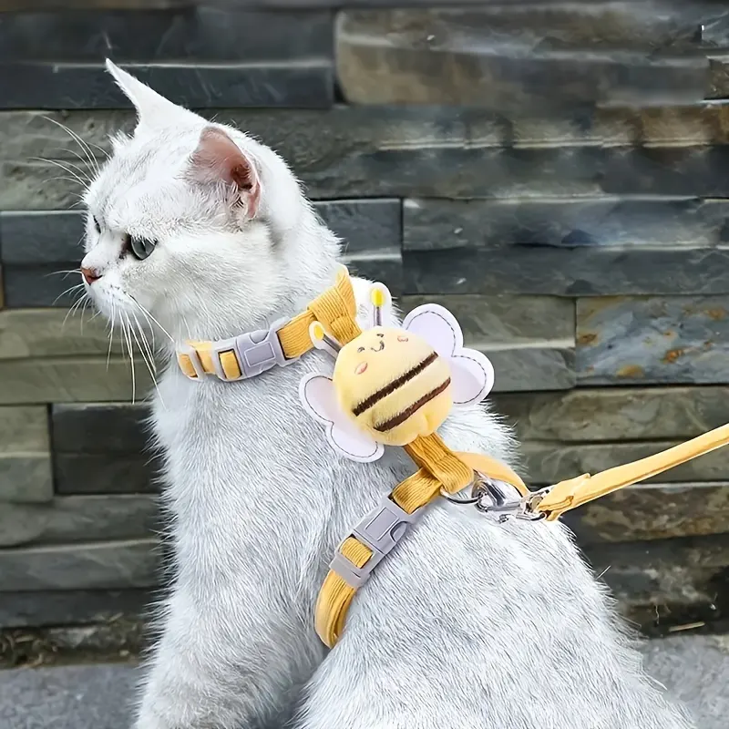 Cat Harness Leash Set with Cute Bee Plaid Cats