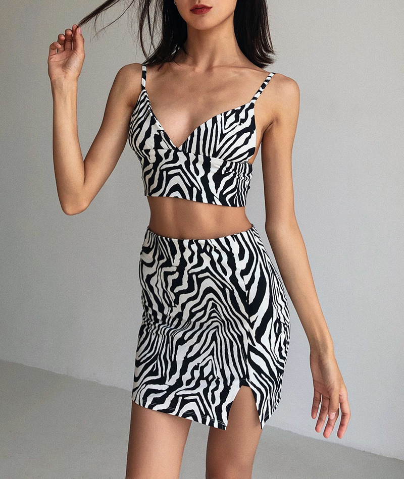 Title 15, Animal print waist skirt