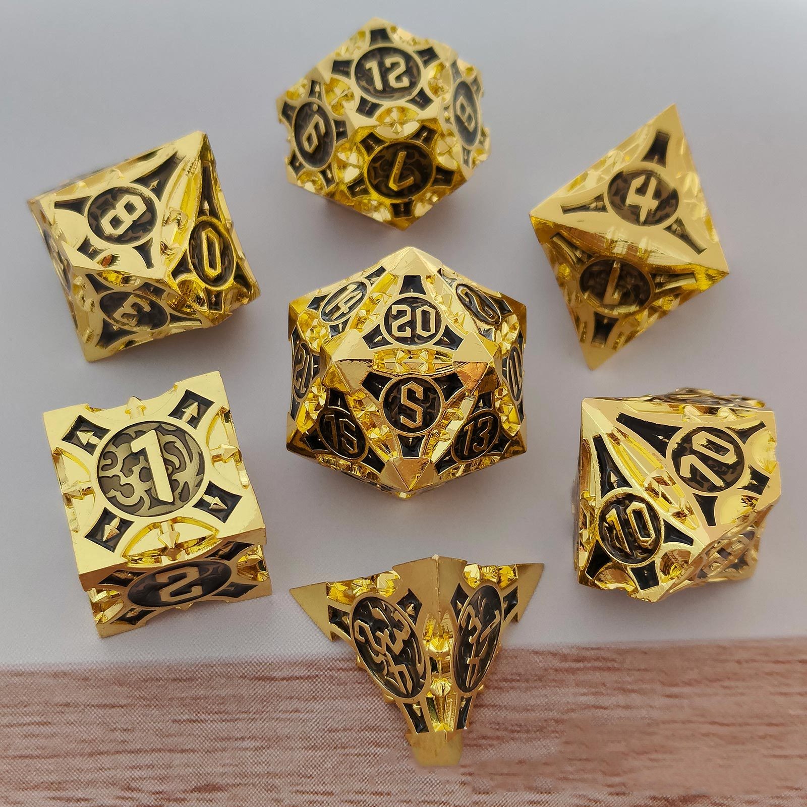 Metal dice solid set desktop game (imitation gold black)