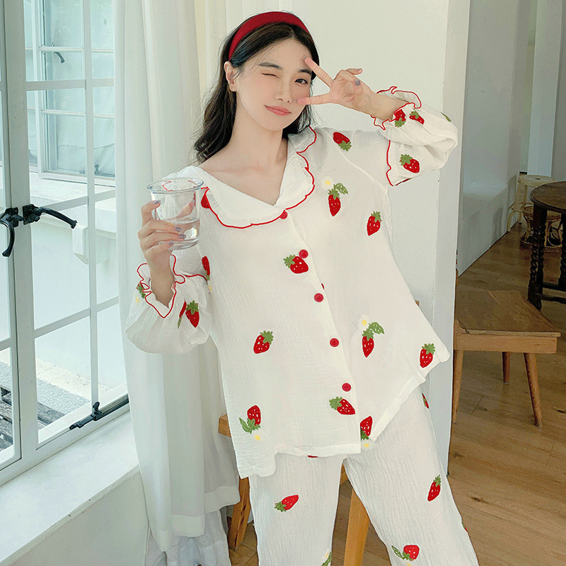 Title 7, Lovely White Strawberry Print Long-sleeved Suit