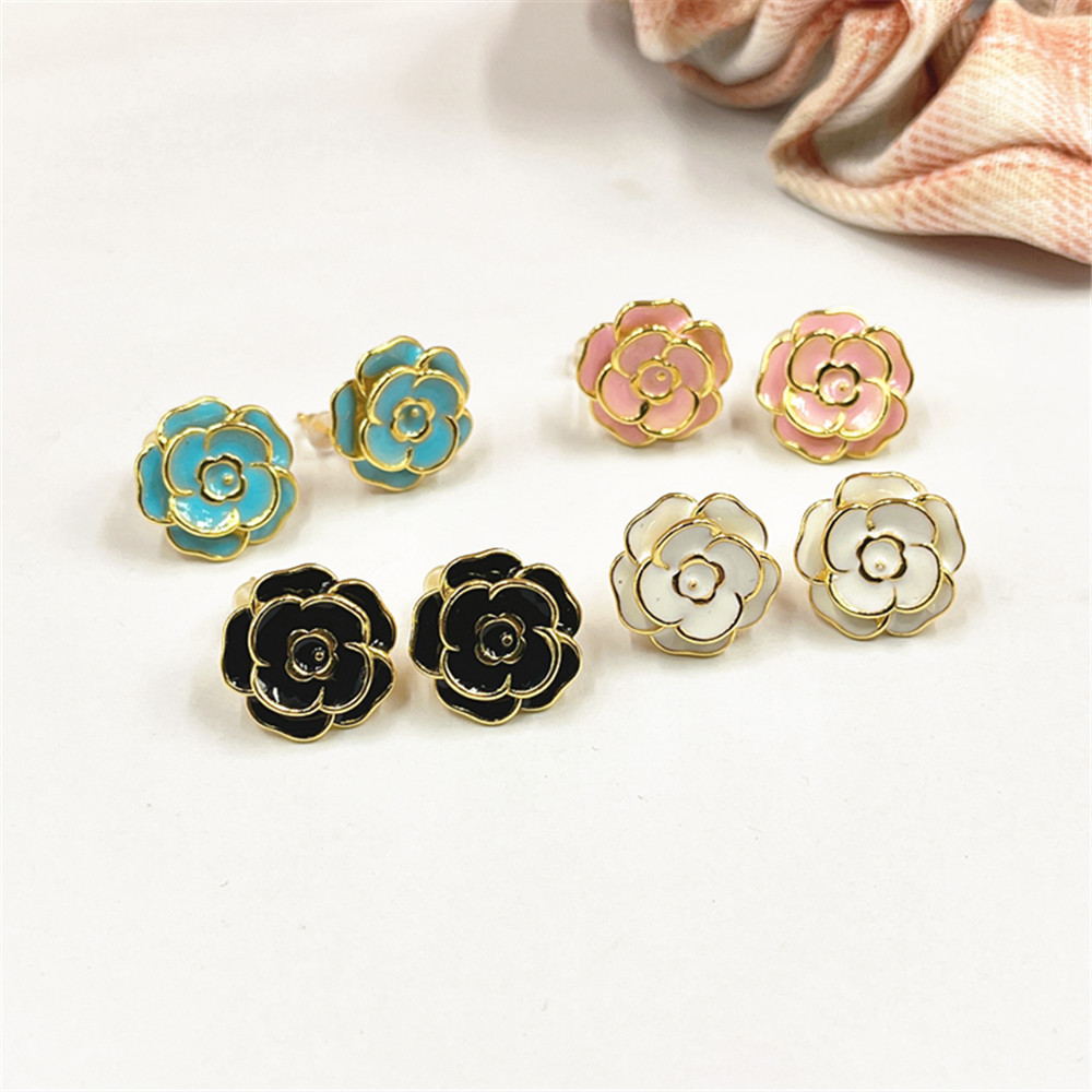 Women's Fashion Simple Copper-plated Gold Drop Oil Rose Stud Earrings