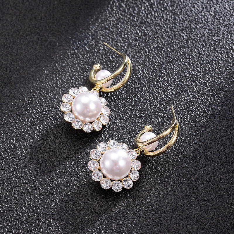Korean Design Sense Diamond-Studded Pearl Earrings Fashion
