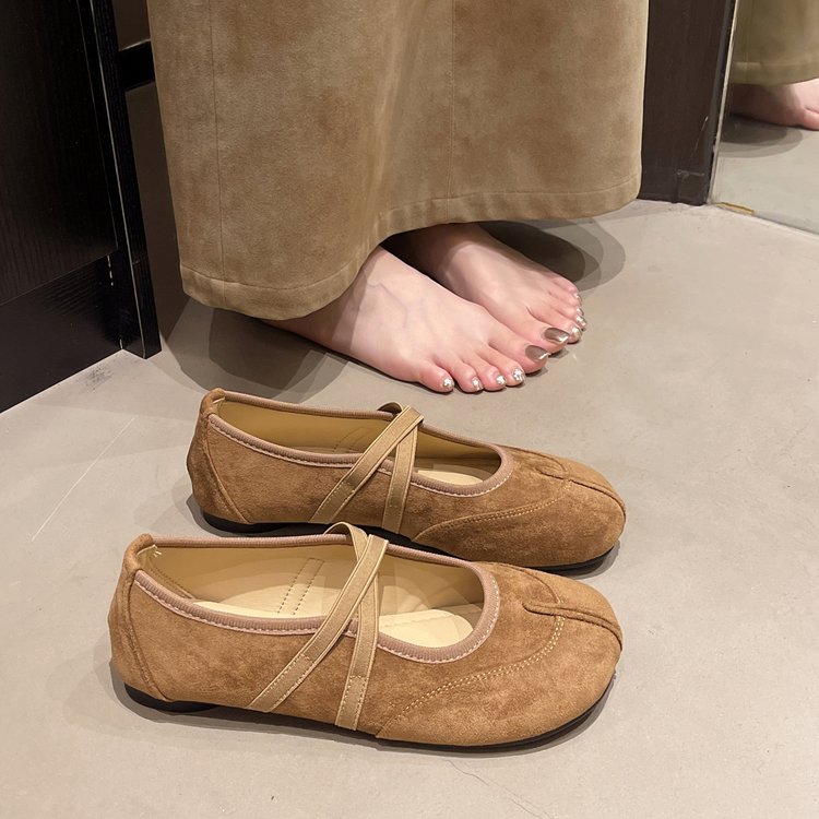 Women's Fashion Split Toe Shoes, Vintage Flat Shallow Mouth Mary Janes, Comfort Soft Sole Elastic Strap Slip On Shoes product image