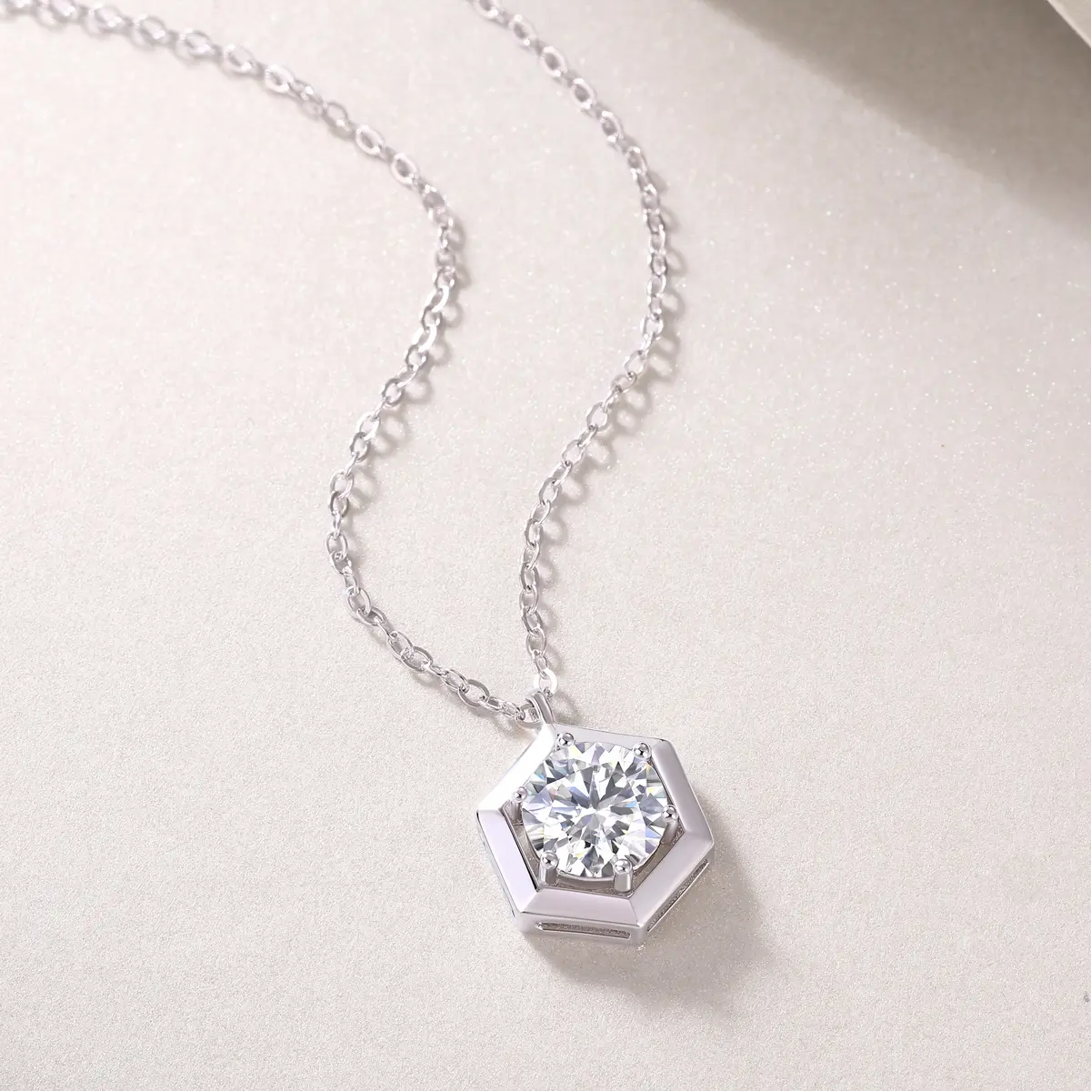 1Geometric - A Fashionable And Luxurious Diamond Jewelry Pendant Set With 1-carat Moissanite S925 Sterling Silver Prohibit Tk Sales