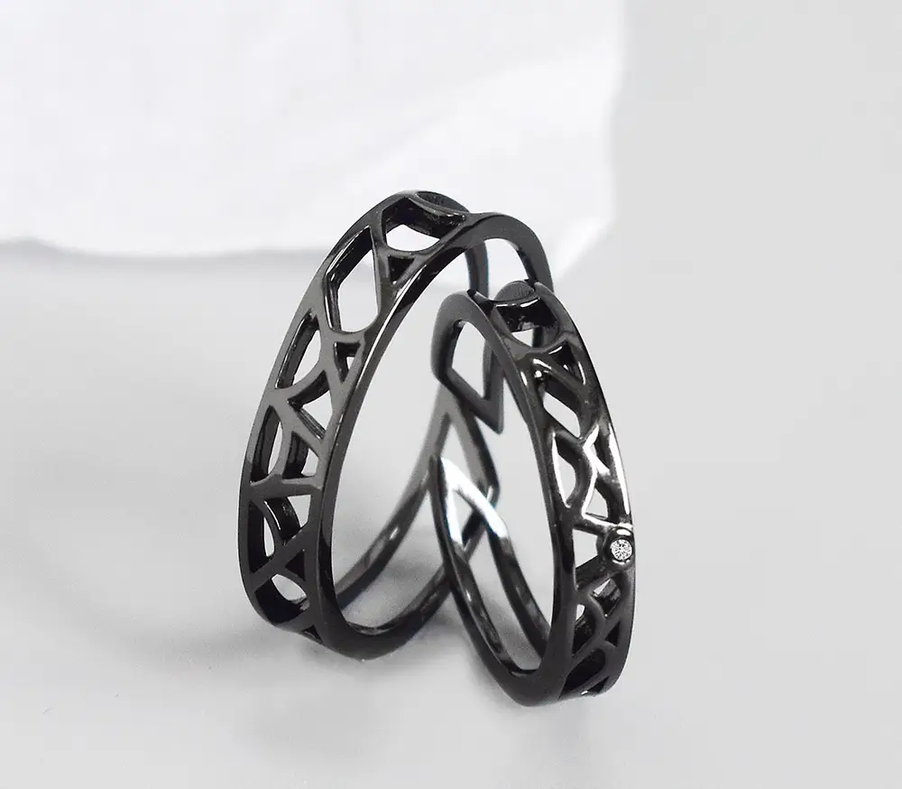 Fashion Jewelry Simple Black Hollow Couple Ring