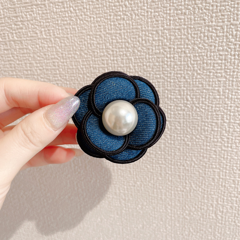 Pearl Black Border
