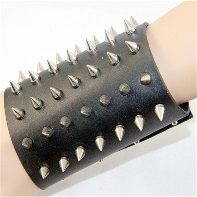 Title 4, Punk Niet Leder Hand Schmuck Armband Casual Män...