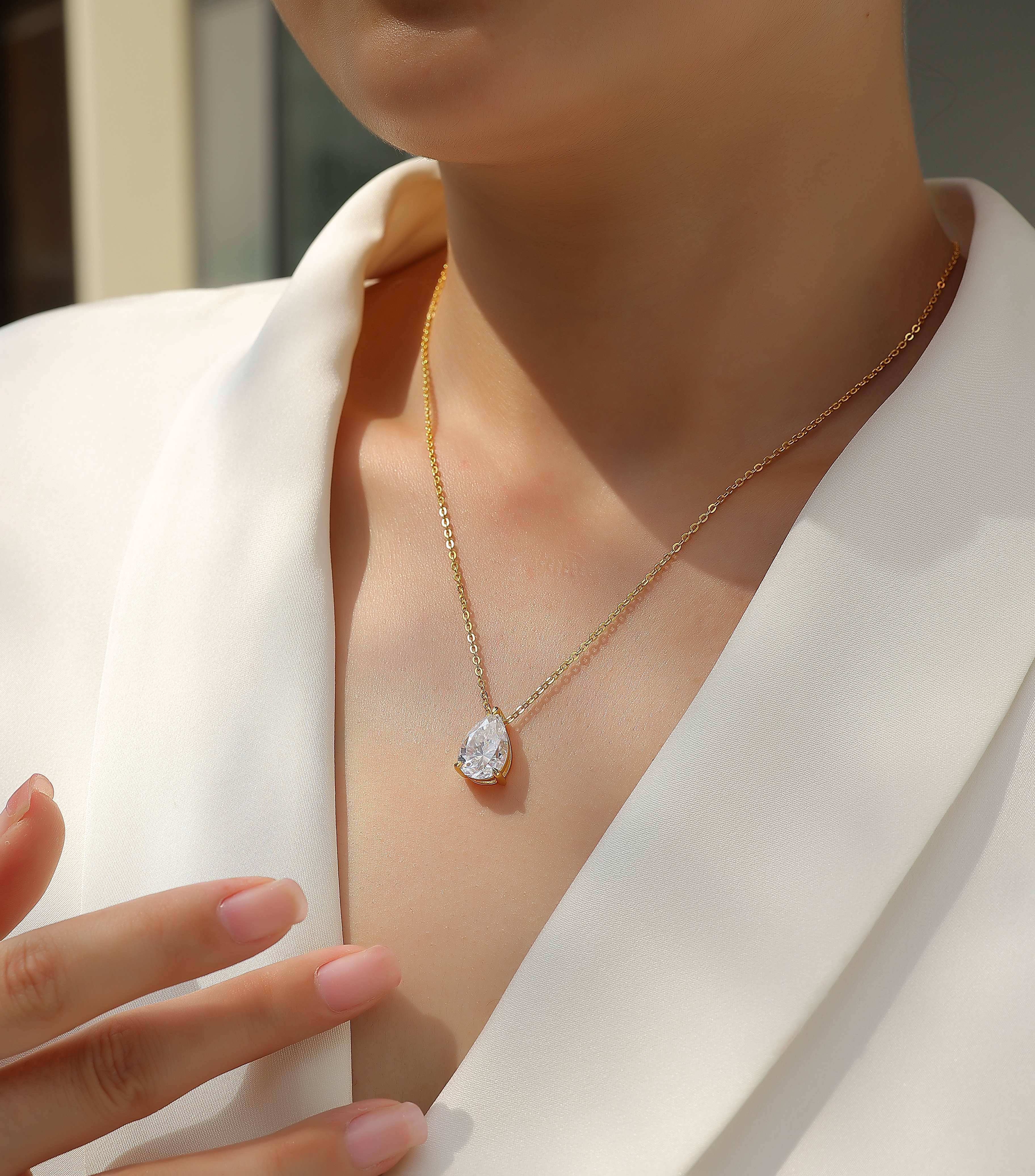 1Under The Moon - A Fashionable And Trendy Diamond Pendant Necklace Set With Pear-shaped Moissanite S925 Sterling Silver And Gold Plating Prohibit TikTok sales