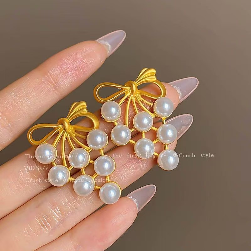 Small Blue Heart Ear Clips For Women Minimalist Style Non Piercing Daily Wear Jewelry