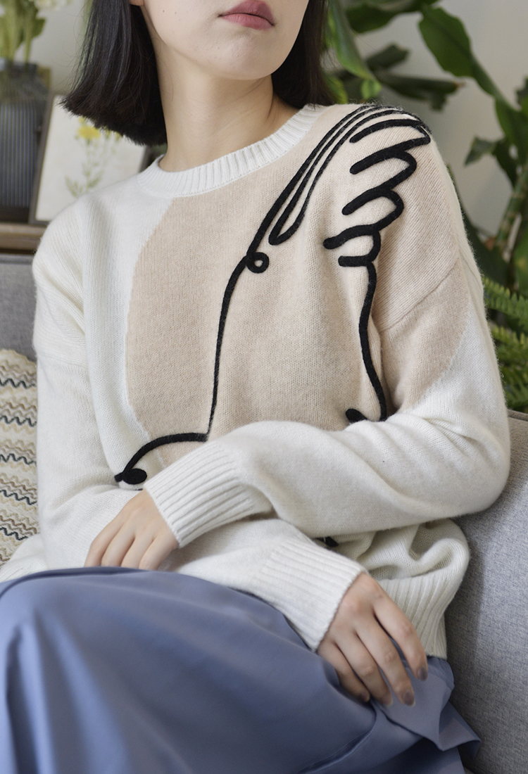 Three-dimensional Intarsia And Peace Dove Sweater