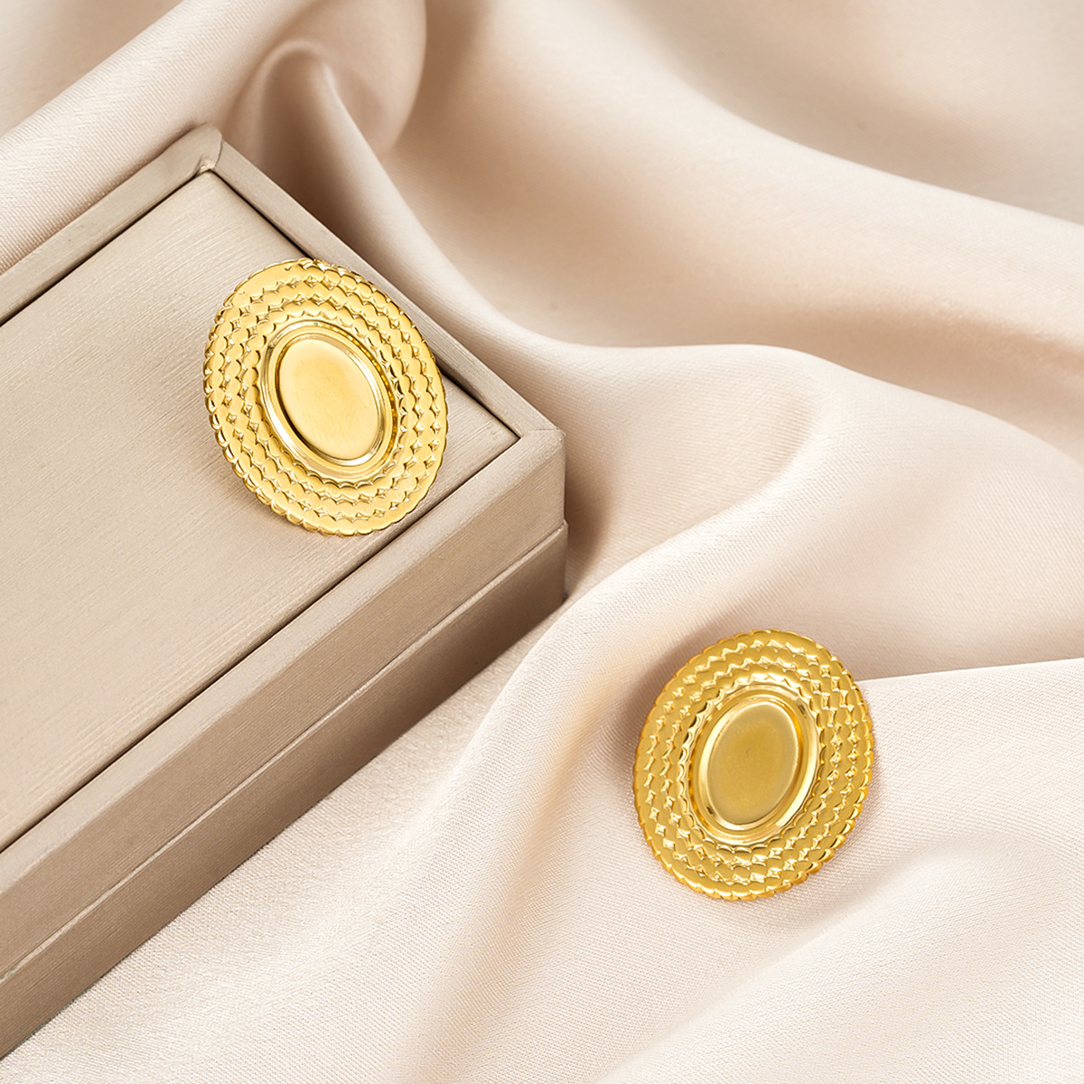 Style 28-1 Pair preview