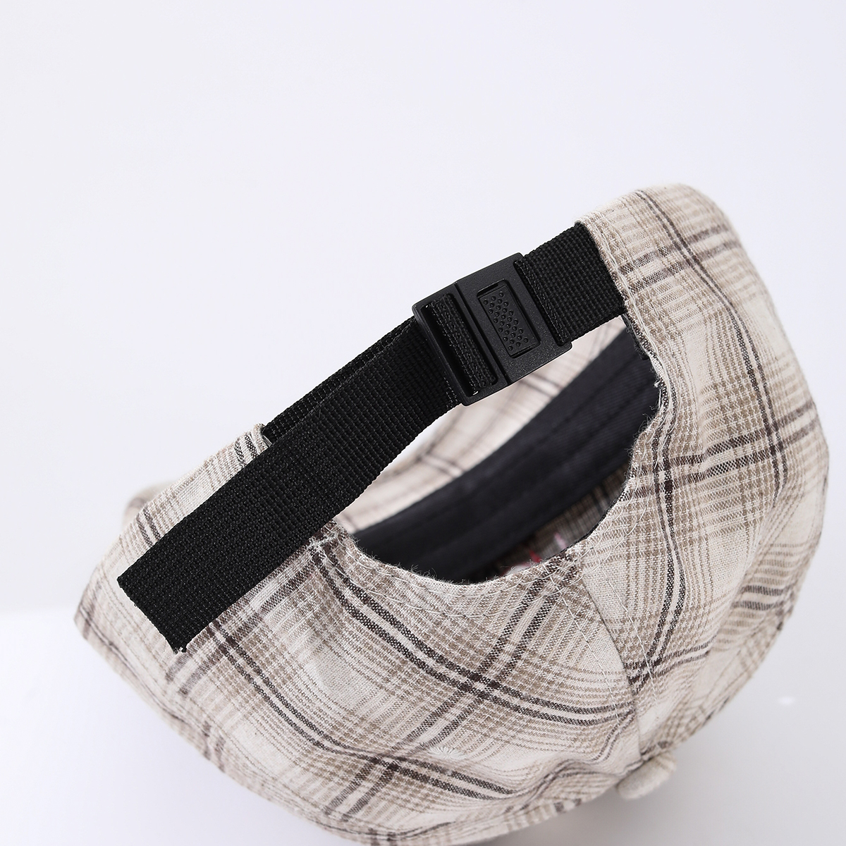 Women's baseball cap – lifestyle outdoor travel styling