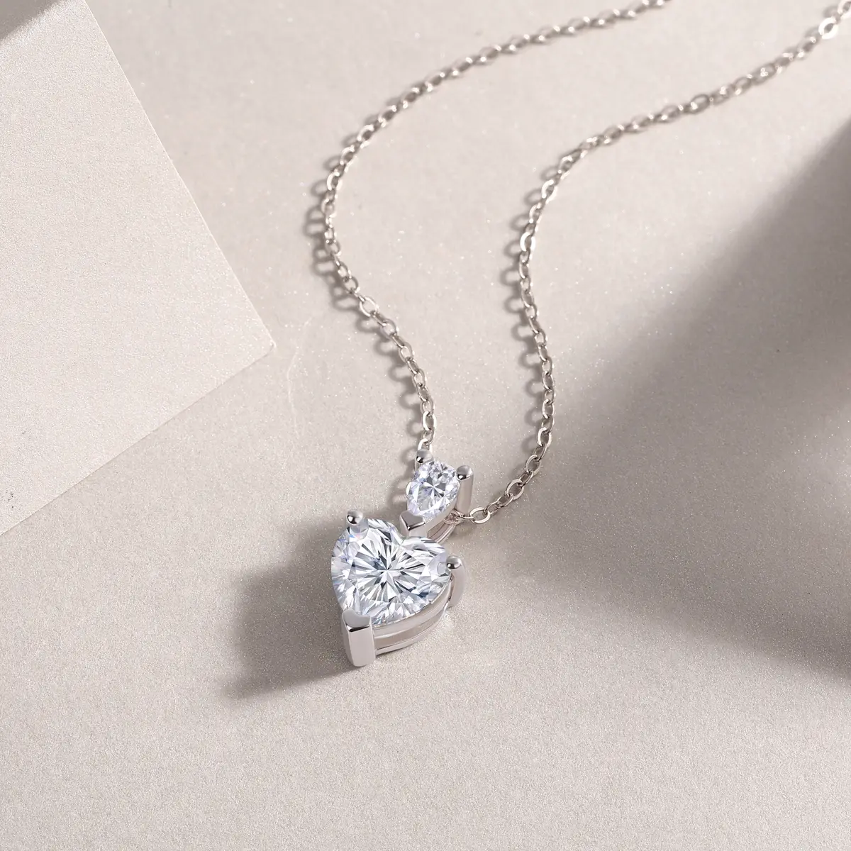 1The Beloved Of The Heart - A Fashionable And Luxurious Diamond Jewelry Pendant Set With Moissanite S925 Sterling Silver And Platinum Plating Prohibit Tk Sales