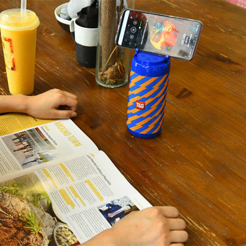 Waterproof Wireless Bluetooth Speaker With Handle Bracket