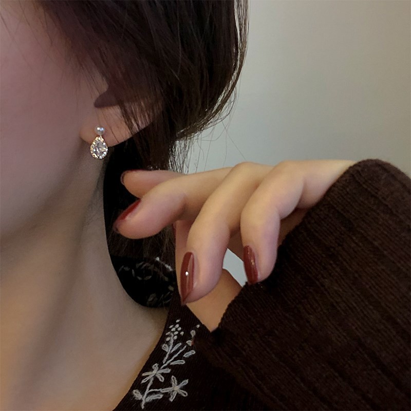 Female Temperamental Minority Design Earrings