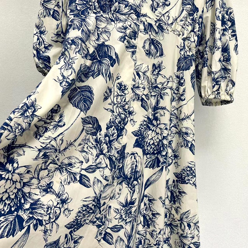 Title 4, V-neck Mid-sleeve Cotton Blue And White Porcela...