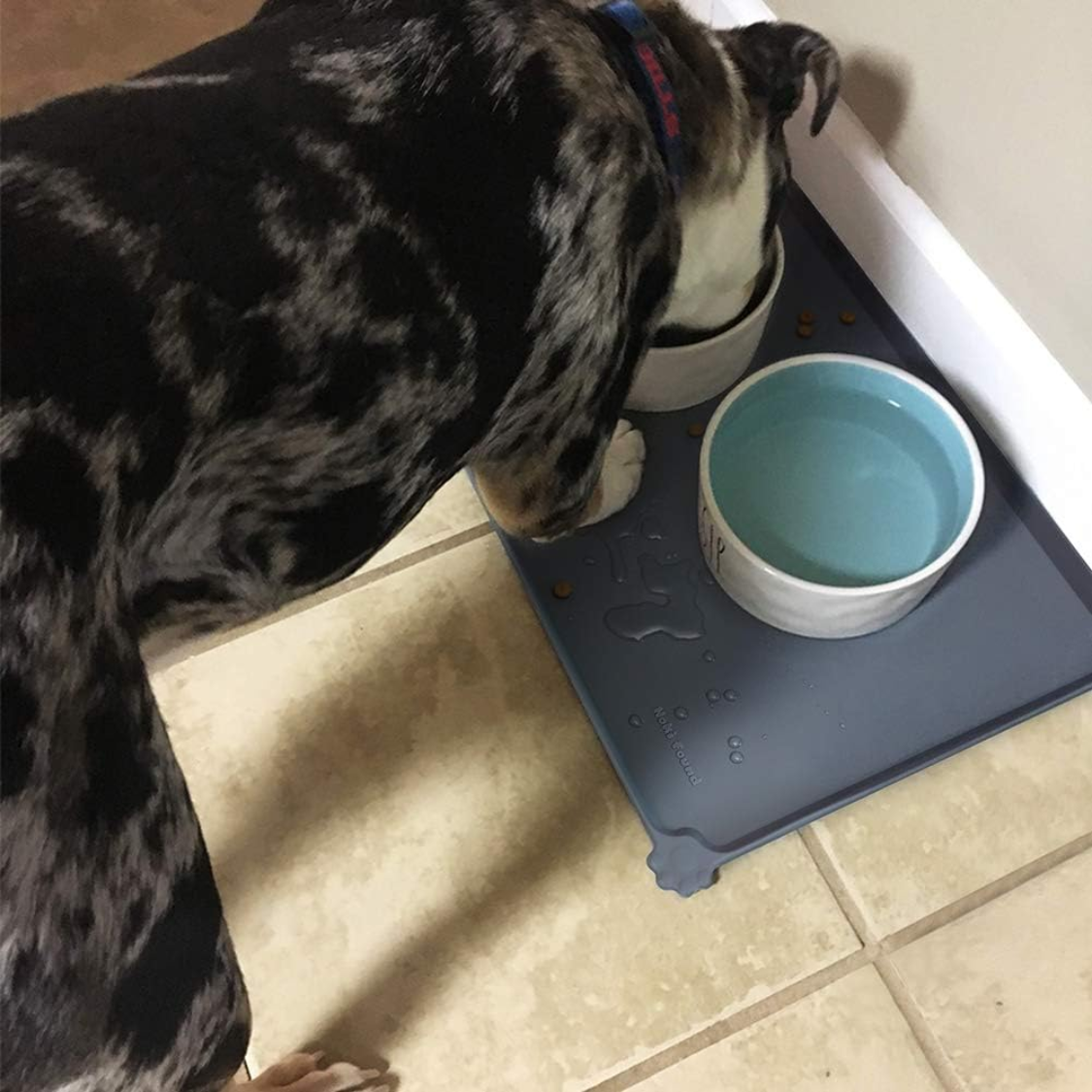 Found Waterproof Pet Feeding Mats With High Lips Multiple Size And Colors For Dogs, Cats  Others G — foto 4