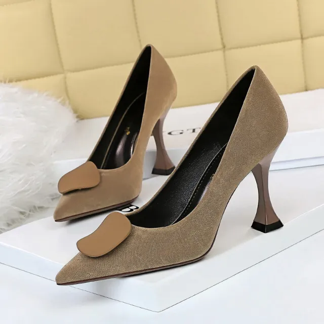 Female Stiletto Black Temperament Thick Heel Retro Professional All match Single Shoes Khaki - Shop at LoveMi