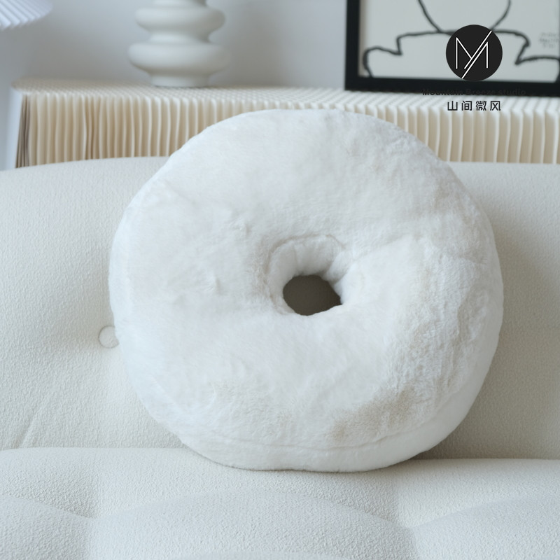 Simulation rabbit fur donuts