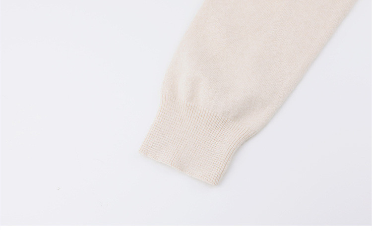 Raccoon Velvet Buttoned V-neck Long-sleeved Sweater