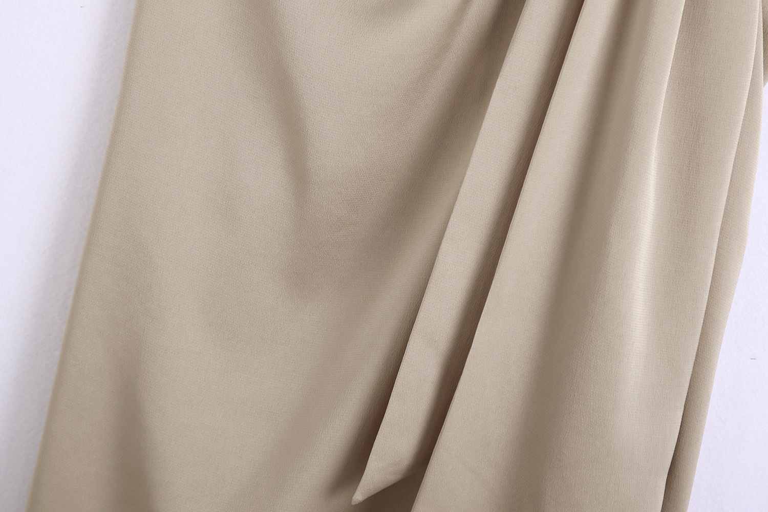 Fit And Slim Knotted Midi Skirt