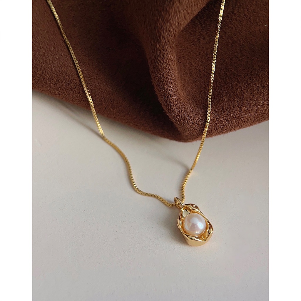 A Niche Fashion High-end Collarbone Chain Women's Necklace - Jewelry & Watches