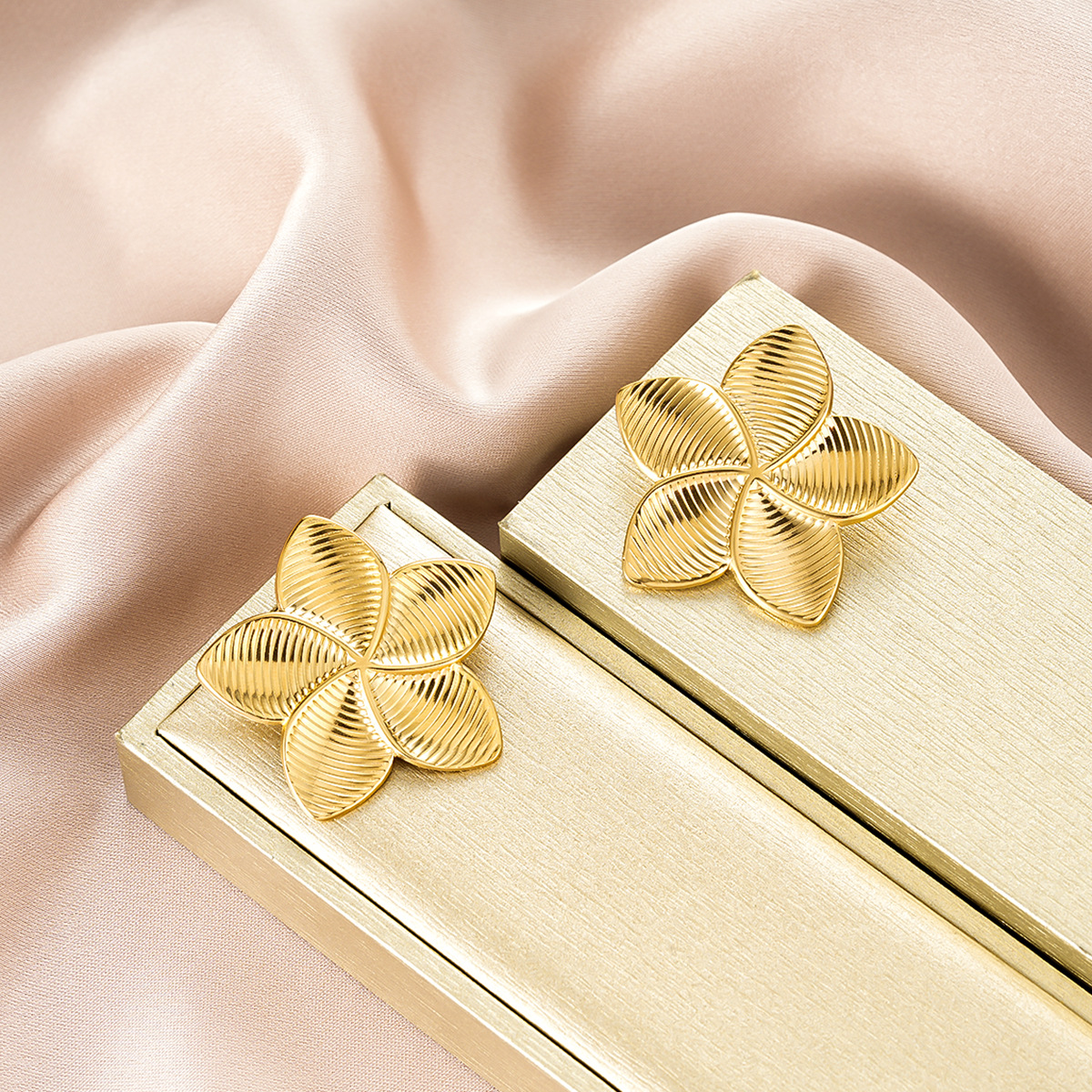 Style 49-1 Pair preview