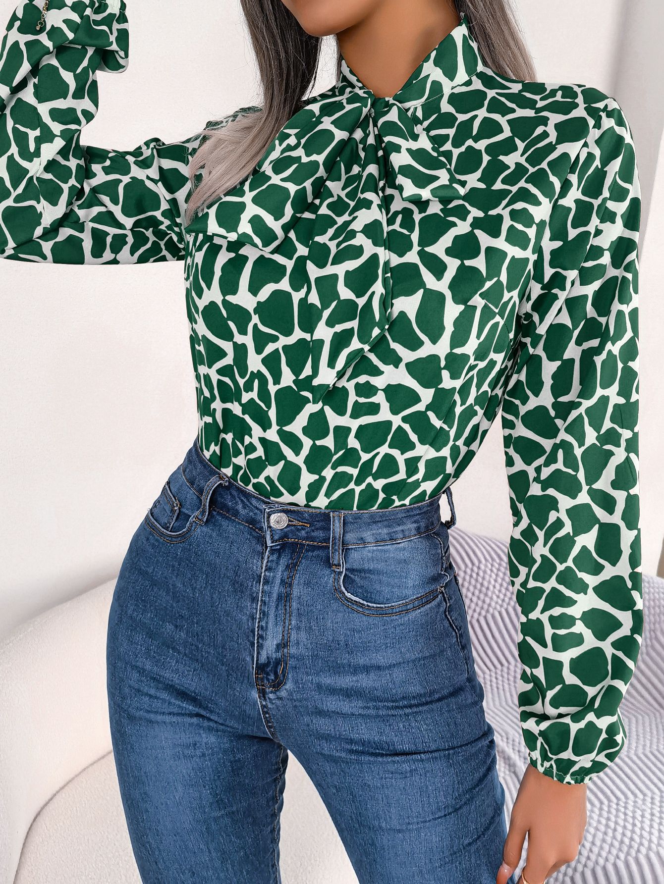 Women's Elegant Color Block Tie Waist Lantern Sleeve Chiffon Top thumbnail 3