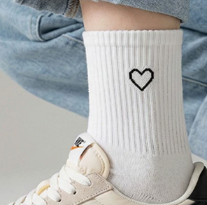 Minimalist Heart Embroidered Crew Socks, Solid Color Ribbed Knit Socks, Women's Casual Mid-Calf Socks For Daily Wear & Sports