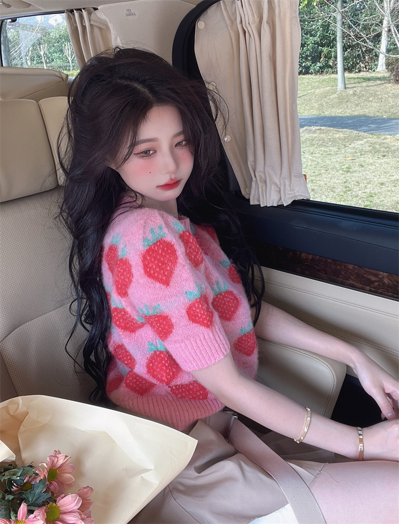 Strawberry Knitted Sweater Slim Fit Short Sleeve